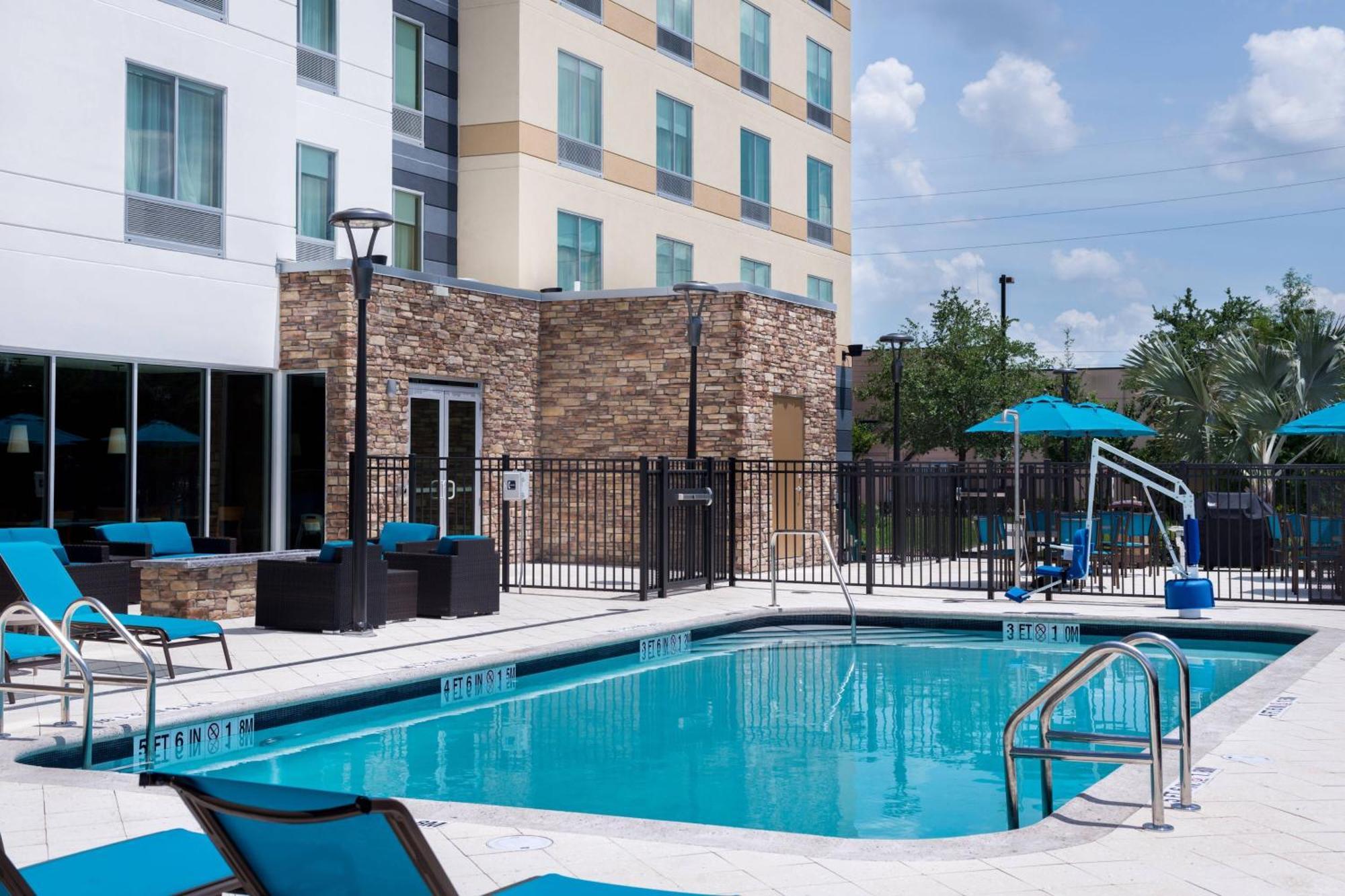 Fairfield Inn & Suites By Marriott Orlando East/Ucf Area Alafaya Exterior photo
