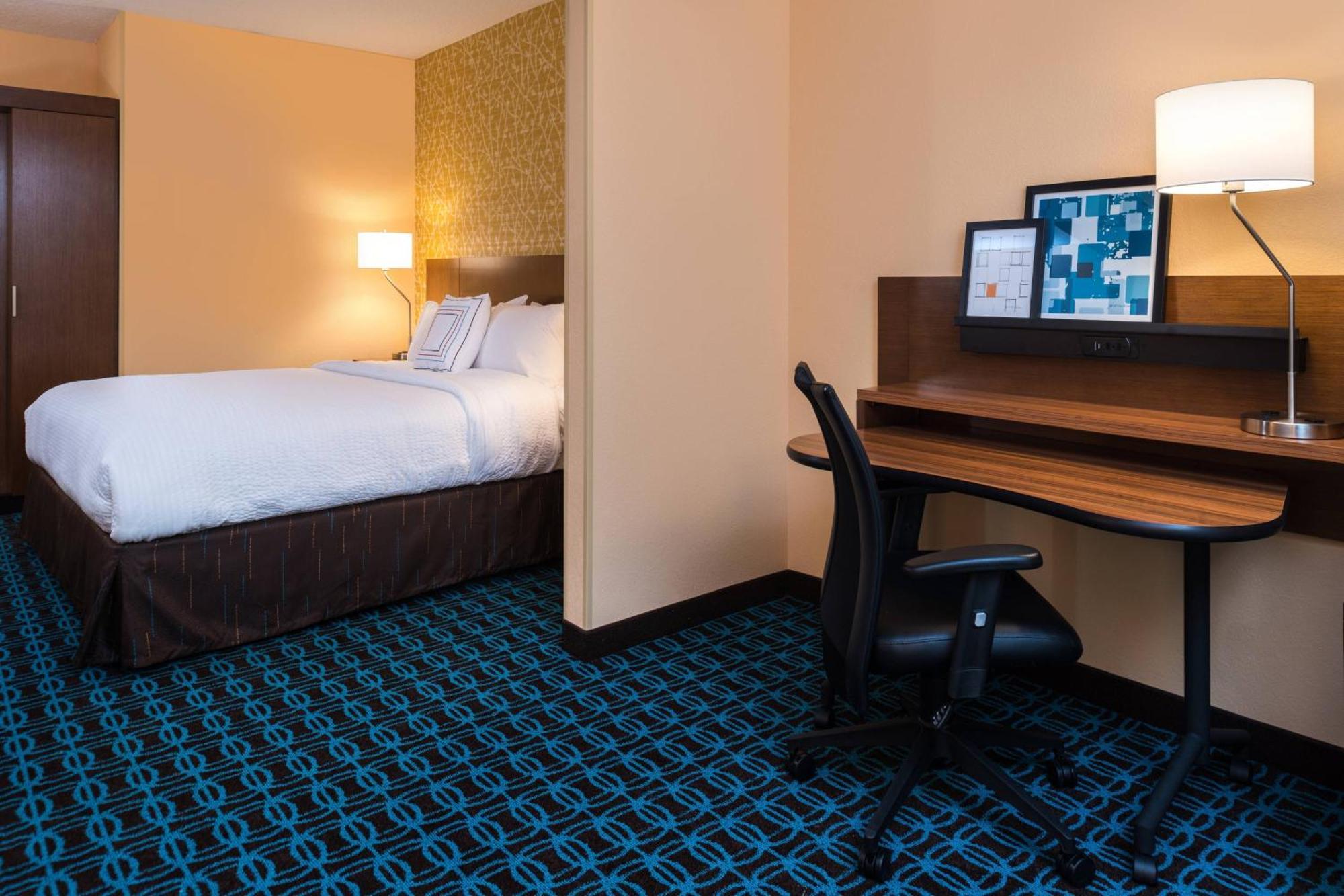 Fairfield Inn & Suites By Marriott Orlando East/Ucf Area Alafaya Exterior photo